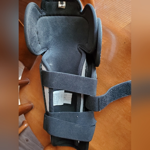 Bauer Roller Blades with Fox Knee/Shin Guards Bundleππ - Picture 5 of 8